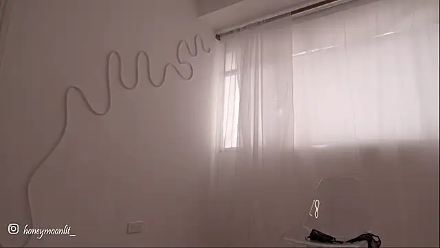 Snapshot of HannaMoom chatting on 10.03.25 HannaMoom online show from 10.03.25