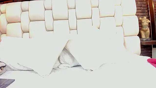 Salo Heaven online show from 10.25.25