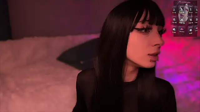 Snapshot of Handsomepure chatting on 11.13.25 Handsomepure online show from 11.13.25