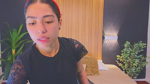 Snapshot of samantha_bss chatting on 12.16.24 samantha bss online show from 12.16.24