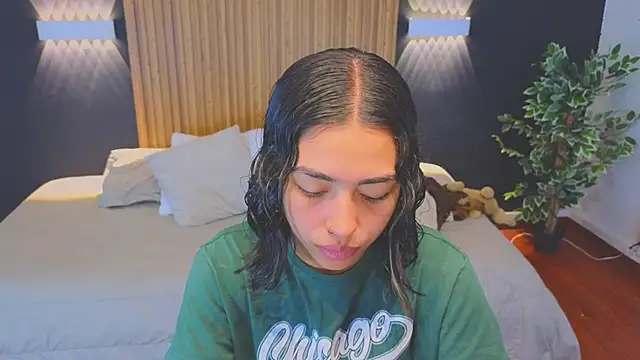 Snapshot of samantha_bss chatting on 01.14.25 samantha bss online show from 01.14.25