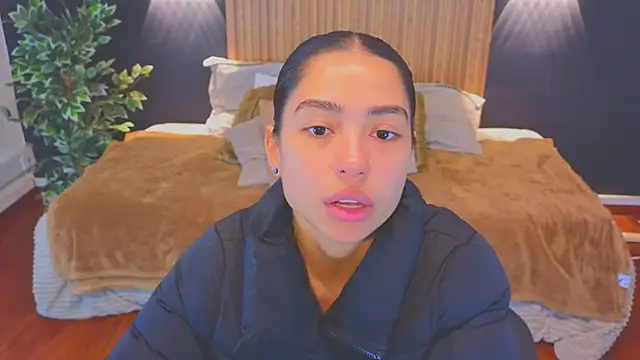 Snapshot of samantha_bss chatting on 01.28.25 samantha bss online show from 01.28.25