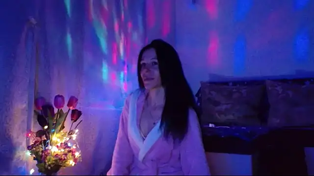 Snapshot of ElysaSun chatting on 03.06.25 ElysaSun online show from 03.06.25