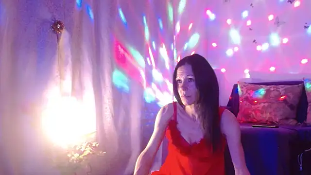 Snapshot of ElysaSun chatting on 11.05.25 ElysaSun online show from 11.05.25