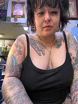 Snapshot of evacheers chatting on 11.05.25 evacheers online show from 11.05.25