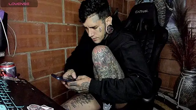 Snapshot of josh__ackerman chatting on 02.15.25 josh ackerman online show from 02.15.25