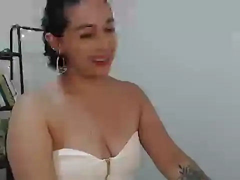 Snapshot of camii_7 chatting on 02.14.25 camii 7 online show from 02.14.25