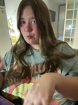 Snapshot of remirann_ chatting on 09.10.25 remirann online show from 09.10.25