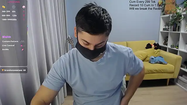 Snapshot of Tomguys chatting on 03.02.26 Tomguys online show from 03.02.26