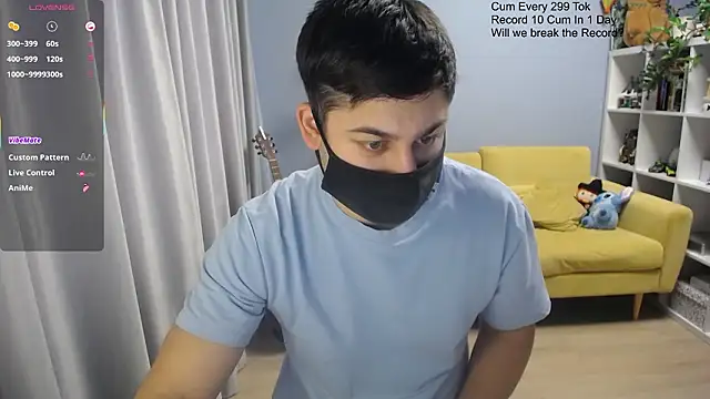 Snapshot of Tomguys chatting on 03.04.26 Tomguys online show from 03.04.26