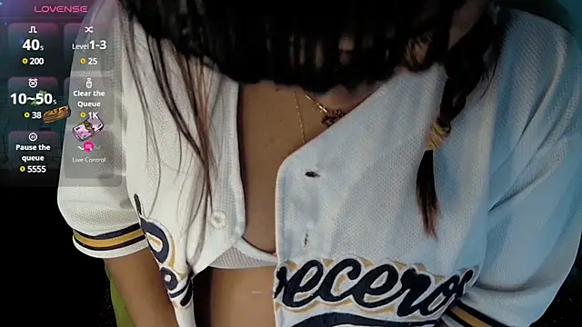 Snapshot of kiarybell__ chatting on 12.11.24 kiarybell online show from 12.11.24