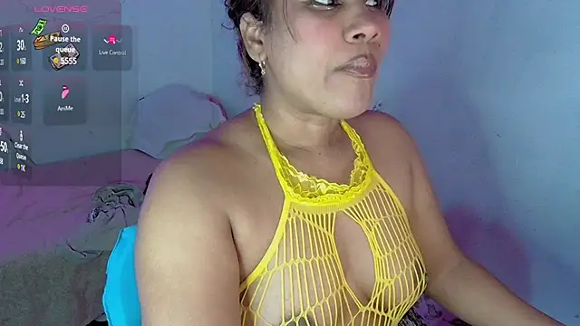 Snapshot of kiarybell__ chatting on 02.03.25 kiarybell online show from 02.03.25