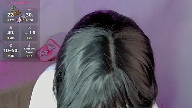 Snapshot of kiarybell__ chatting on 02.05.25 kiarybell online show from 02.05.25