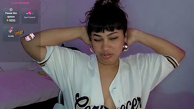 Snapshot of kiarybell__ chatting on 02.23.25 kiarybell online show from 02.23.25