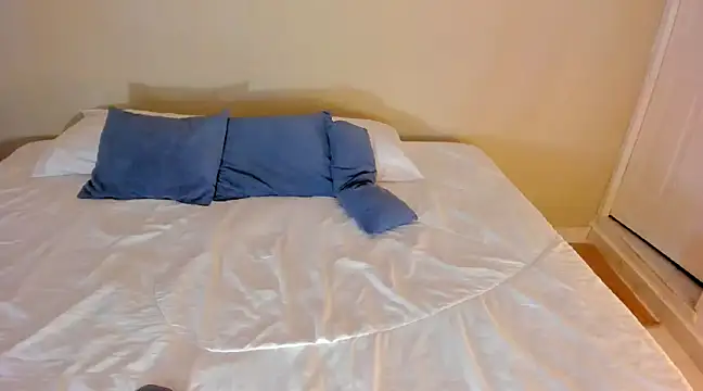 Snapshot of rosaaliiaa1 chatting on 12.31.24 rosaaliiaa1 online show from 12.31.24