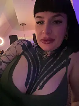 InkedBiitch online show from 02.12.25