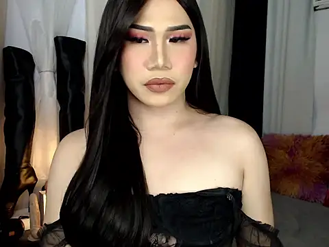 Snapshot of elise_bloom69 chatting on 11.19.25 elise bloom69 online show from 11.19.25