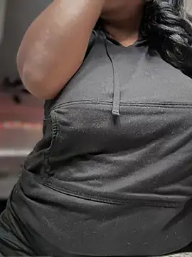 Snapshot of NikkiNoelanii chatting on 02.15.25 NikkiNoelanii online show from 02.15.25