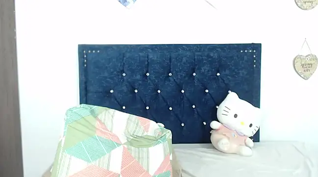 Snapshot of QueenSquirt_ chatting on 02.20.25 QueenSquirt online show from 02.20.25