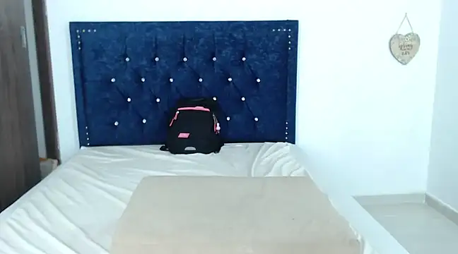 Snapshot of QueenSquirt_ chatting on 02.24.25 QueenSquirt online show from 02.24.25