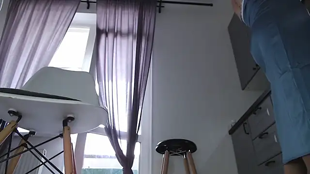 Snapshot of MadameKatrina chatting on 09.19.25 MadameKatrina online show from 09.19.25