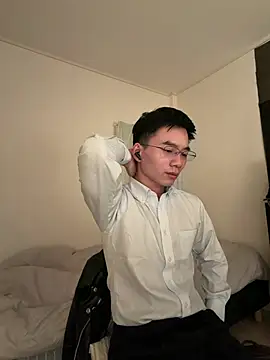 Snapshot of asiahot_liam chatting on 01.15.26 asiahot liam online show from 01.15.26