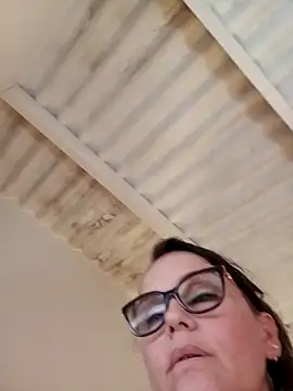 Snapshot of MariaPau_83 chatting on 02.05.25 MariaPau 83 online show from 02.05.25