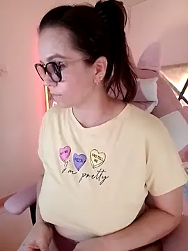 Snapshot of MariaPau_83 chatting on 02.23.25 MariaPau 83 online show from 02.23.25