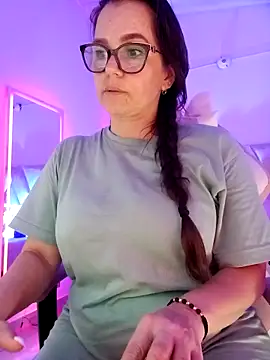 Snapshot of MariaPau_83 chatting on 02.26.25 MariaPau 83 online show from 02.26.25