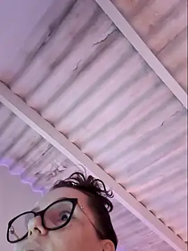 Snapshot of MariaPau_83 chatting on 11.12.25 MariaPau 83 online show from 11.12.25