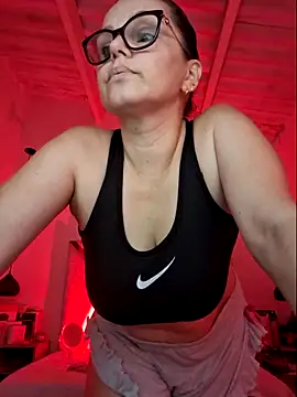 Snapshot of MariaPau_83 chatting on 11.20.25 MariaPau 83 online show from 11.20.25