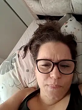 Snapshot of MariaPau_83 chatting on 12.20.25 MariaPau 83 online show from 12.20.25