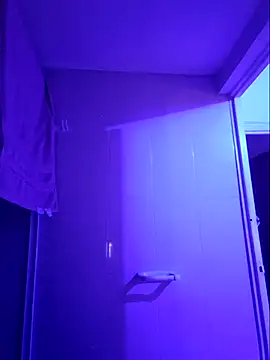 Snapshot of MariaPau_83 chatting on 12.21.25 MariaPau 83 online show from 12.21.25