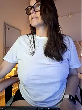 Snapshot of MariaPau_83 chatting on 01.11.26 MariaPau 83 online show from 01.11.26