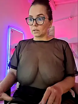 Snapshot of MariaPau_83 chatting on 04.09.26 MariaPau 83 online show from 04.09.26