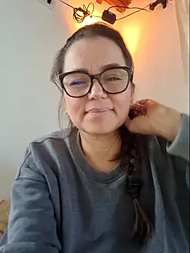 Snapshot of MariaPau_83 chatting on 05.11.26 MariaPau 83 online show from 05.11.26