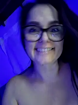 Snapshot of MariaPau_83 chatting on 05.27.26 MariaPau 83 online show from 05.27.26
