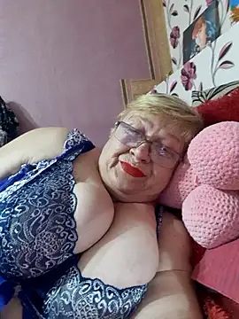 Snapshot of Lena_Gaby chatting on 10.02.25 Lena Gaby online show from 10.02.25