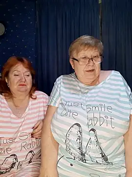 Snapshot of Lena_Gaby chatting on 11.20.25 Lena Gaby online show from 11.20.25