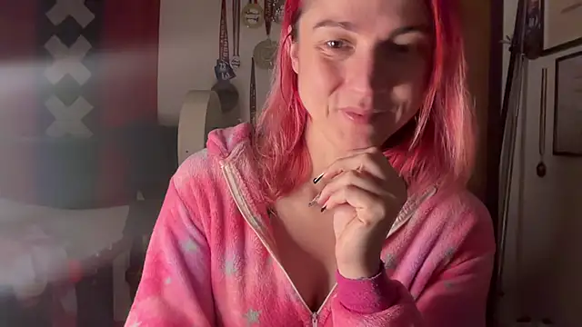 Nikky Divine online show from 01.16.25