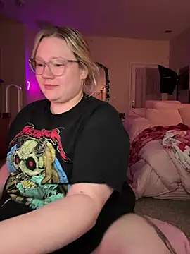 PiggyRose online show from 03.25.26