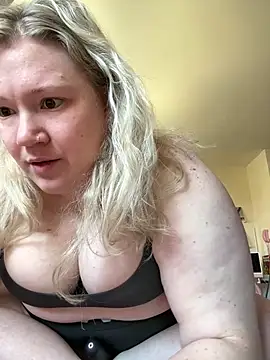 PiggyRose online show from 04.18.26