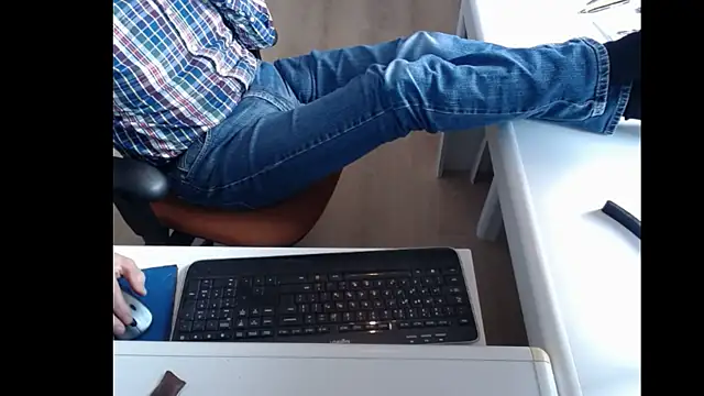 Snapshot of dutchpornking chatting on 02.28.25 dutchpornking online show from 02.28.25