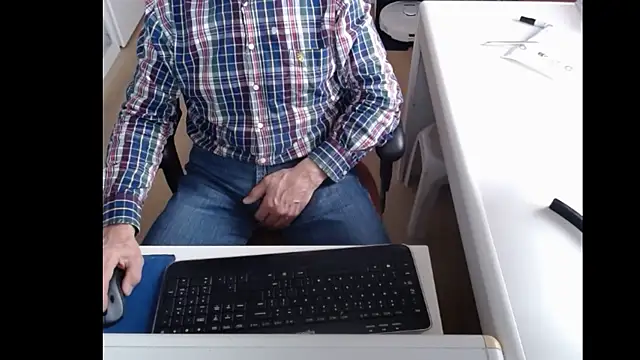 Snapshot of dutchpornking chatting on 03.15.25 dutchpornking online show from 03.15.25