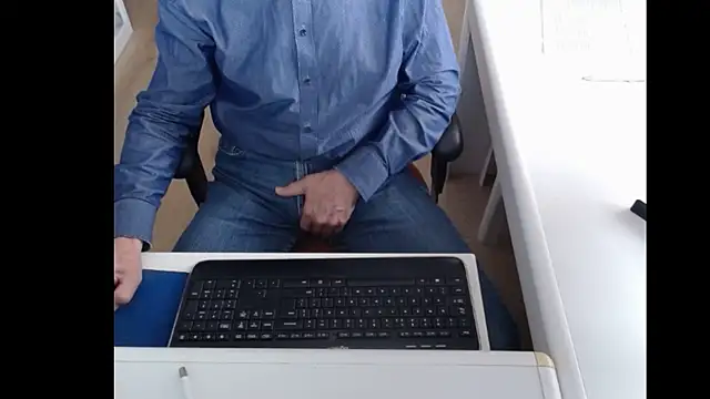 Snapshot of dutchpornking chatting on 03.22.25 dutchpornking online show from 03.22.25