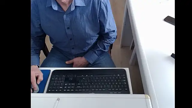 Snapshot of dutchpornking chatting on 03.22.25 dutchpornking online show from 03.22.25