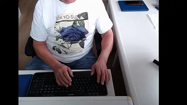 Snapshot of dutchpornking chatting on 06.12.26 dutchpornking online show from 06.12.26