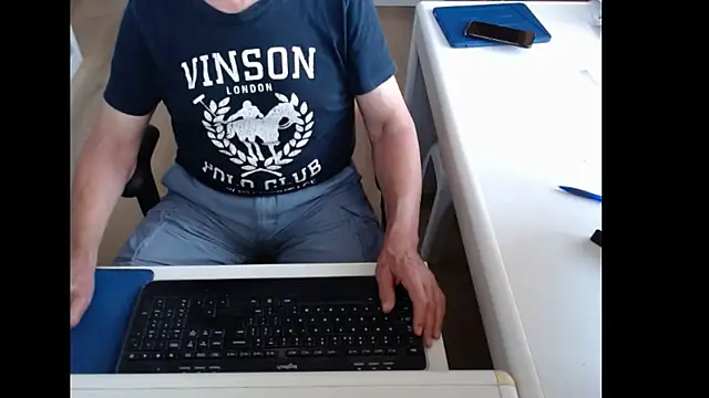 Snapshot of dutchpornking chatting on 06.18.26 dutchpornking online show from 06.18.26