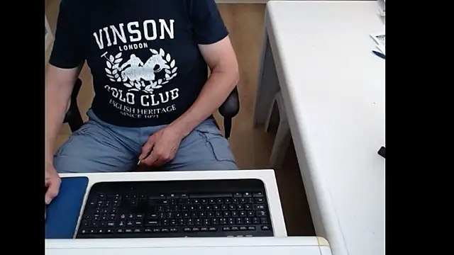 Snapshot of dutchpornking chatting on 06.18.26 dutchpornking online show from 06.18.26