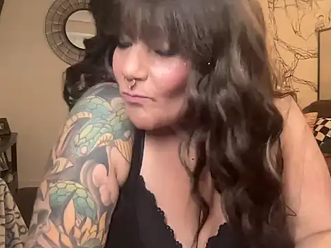 Snapshot of Xoxobigbooty chatting on 12.12.24 Xoxobigbooty online show from 12.12.24